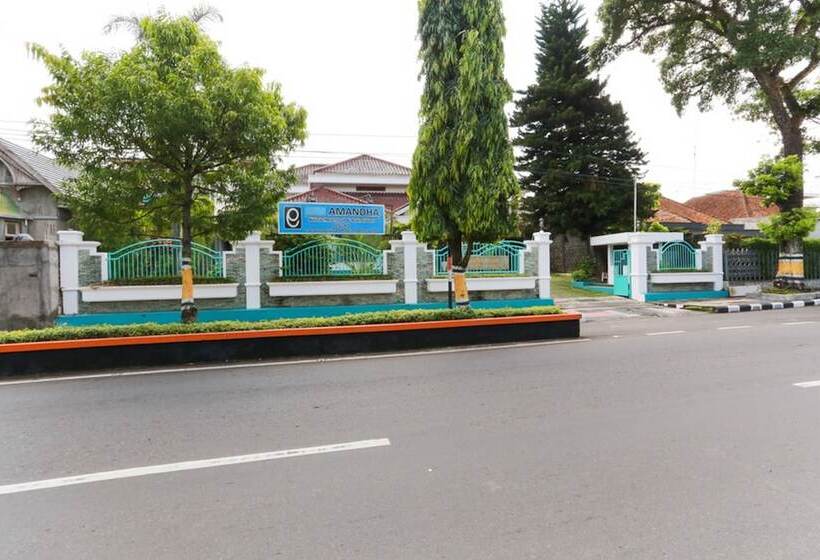 پانسیون Reddoorz Syariah Near Alun Alun Magelang Bayeman