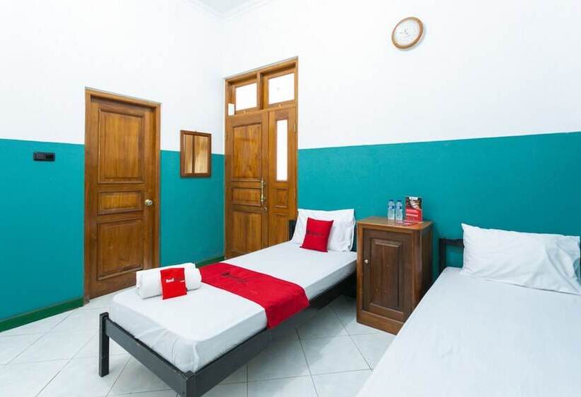 پانسیون Reddoorz Syariah Near Alun Alun Magelang Bayeman