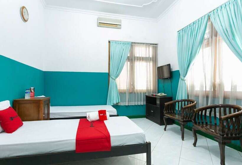 پانسیون Reddoorz Syariah Near Alun Alun Magelang Bayeman