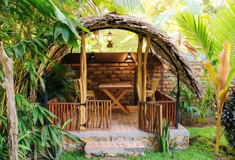 هتل Igabara Hobbit House