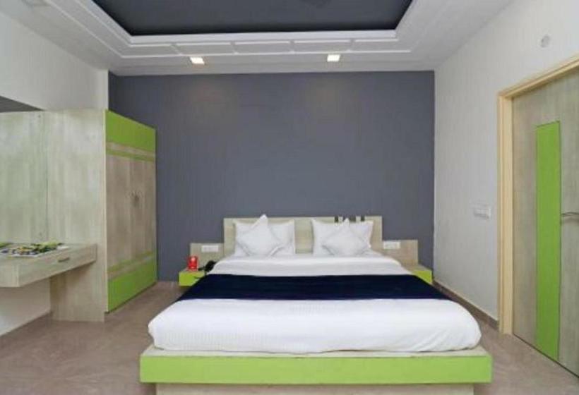 Hotel Loto Sector 15
