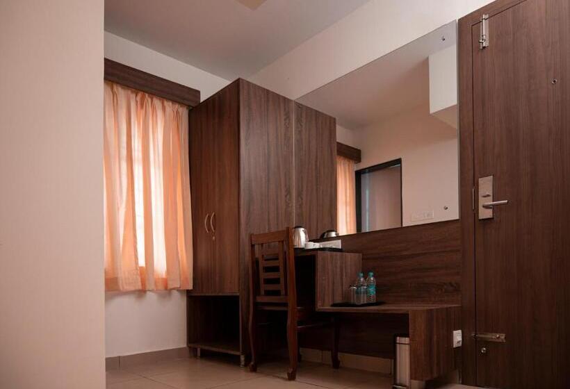 هتل Sharda Residency