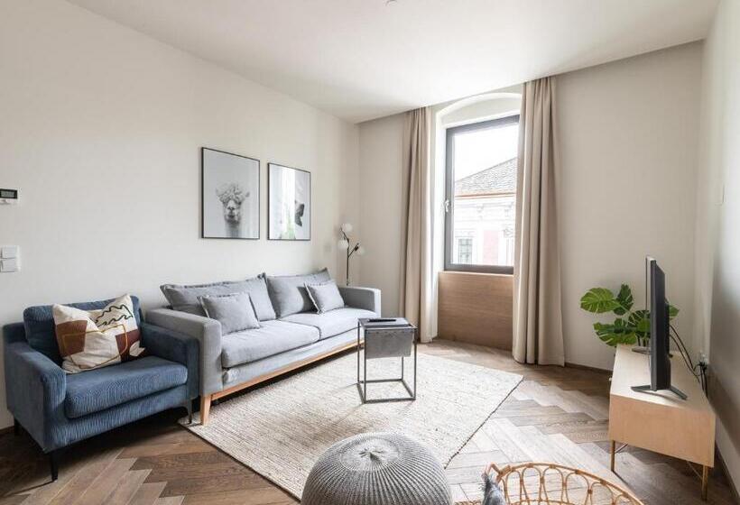 Limehome Linz Schillerstraße
