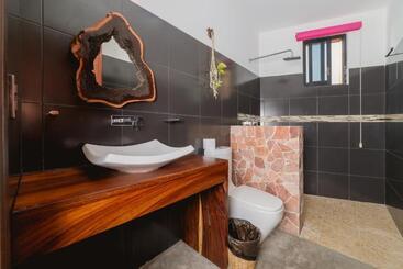 Madre Tierra Hotel & Coworking & Hostal