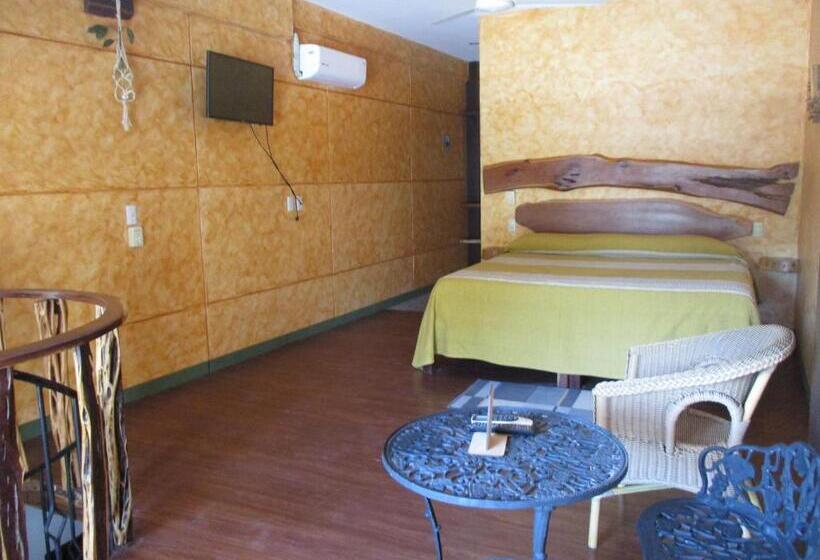 Madre Tierra Hotel & Coworking & Hostal