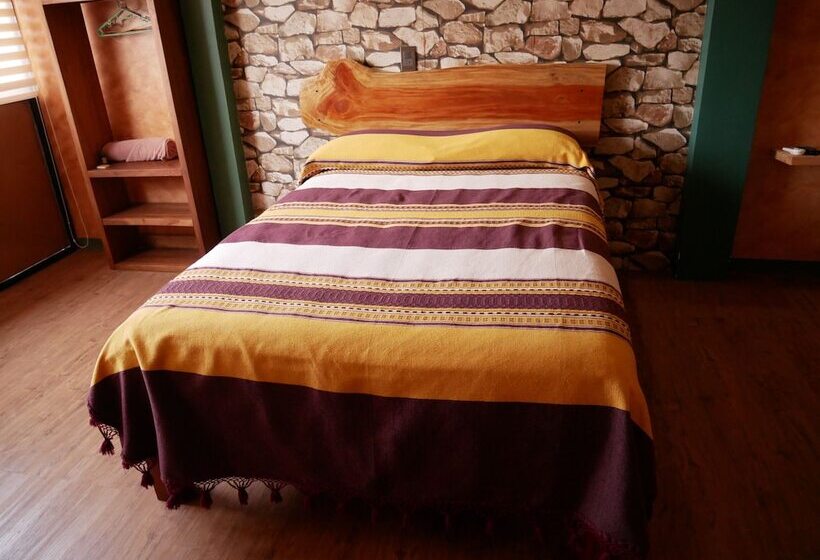 Madre Tierra Hotel & Coworking & Hostal