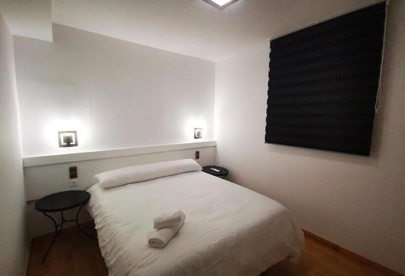 پانسیون Hostal Quinta Santillan