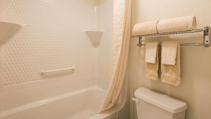 هتل Best Western Plus Brunswick Bath