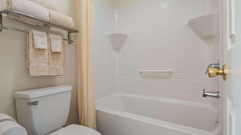 هتل Best Western Plus Brunswick Bath