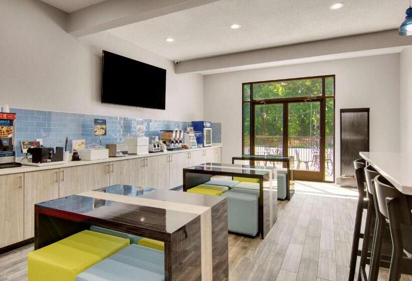 酒店 Clarion Pointe On The Lake Clarksvillesouth Hill West