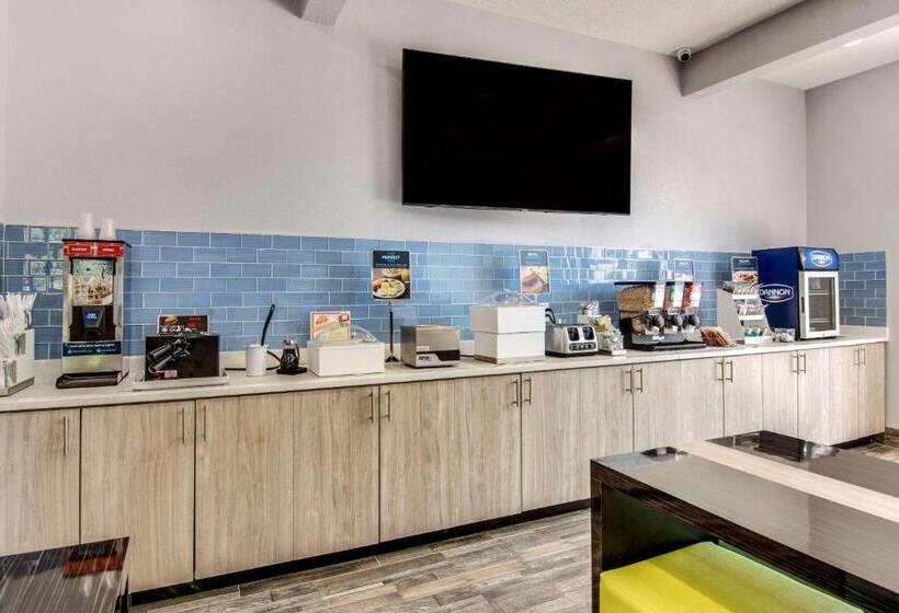 酒店 Clarion Pointe On The Lake Clarksvillesouth Hill West