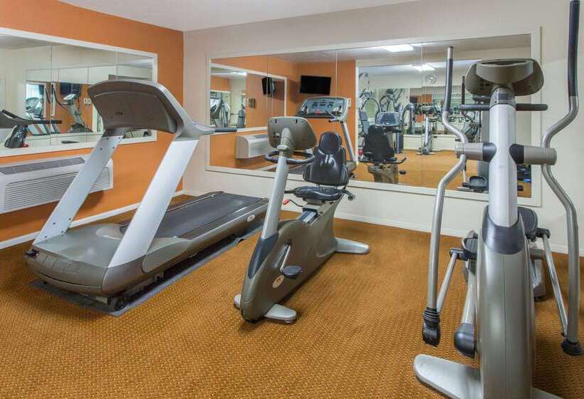 هتل Days Inn By Wyndham Palm Springs