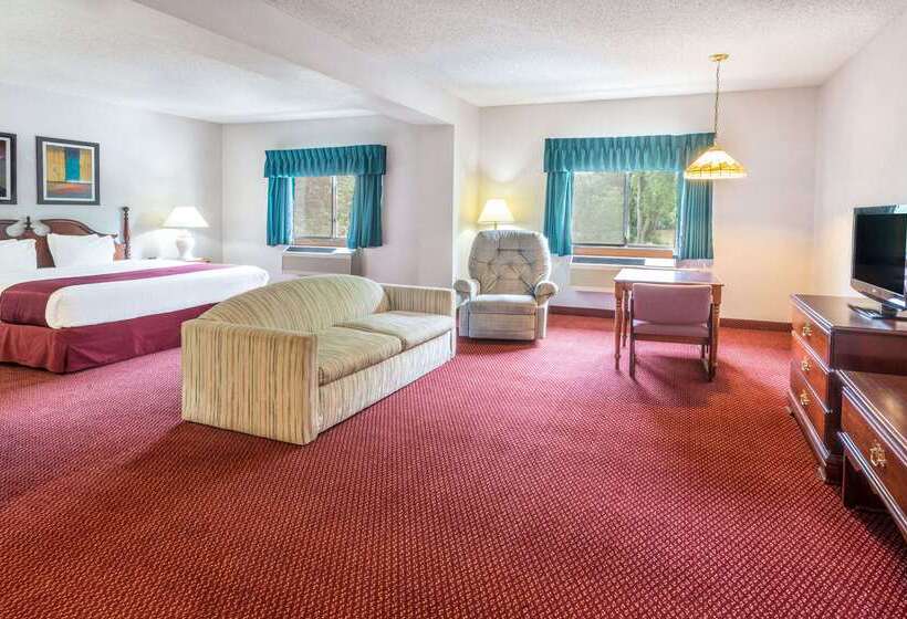 Отель Days Inn By Wyndham Tiffin