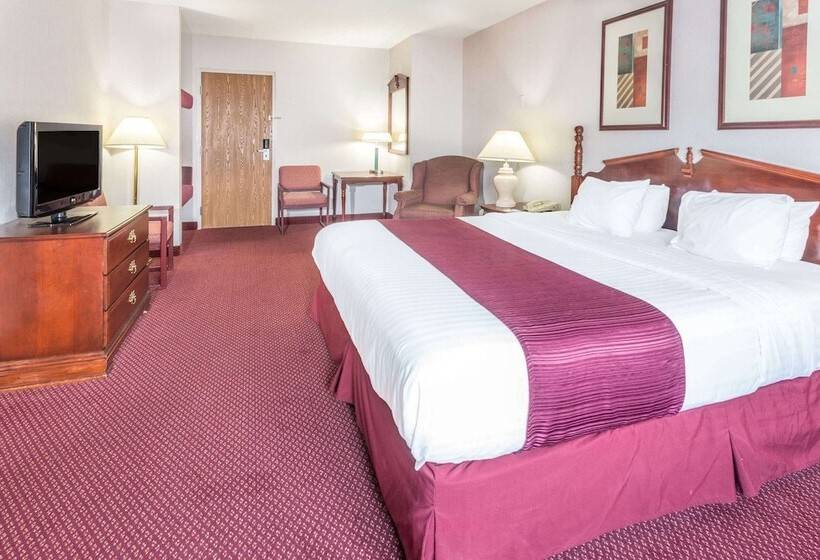 Отель Days Inn By Wyndham Tiffin