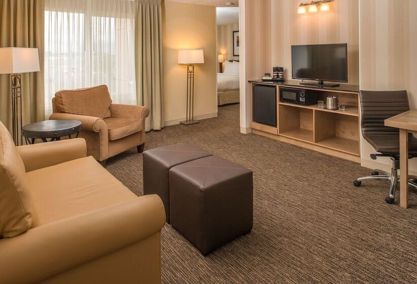 هتل Doubletree By Hilton Portland  Beaverton