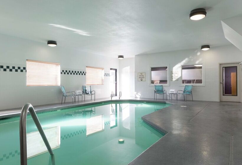 Отель Doubletree By Hilton Portland Tigard