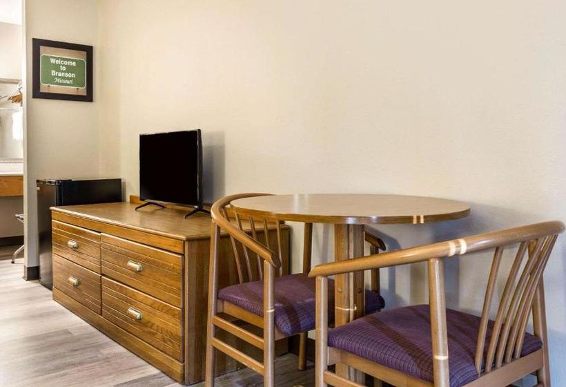 فندق Econo Lodge Inn & Suites Branson Shepherd Of The Hills Expy