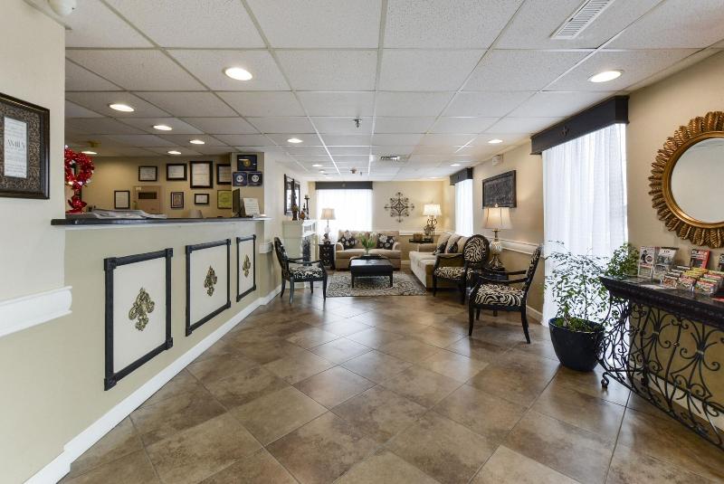 فندق Grand View Inn & Suites
