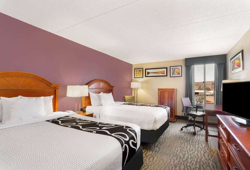 هتل La Quinta Inn By Wyndham Binghamton Johnson City