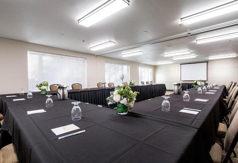 هتل Oxford Suites Chico