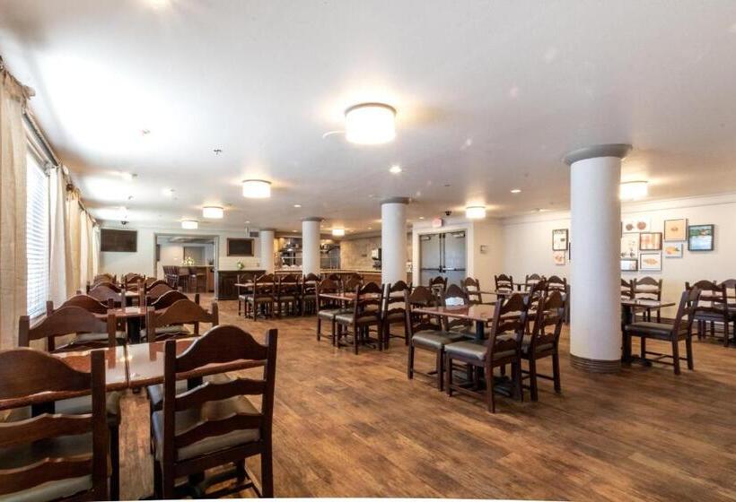 هتل Oxford Suites Chico