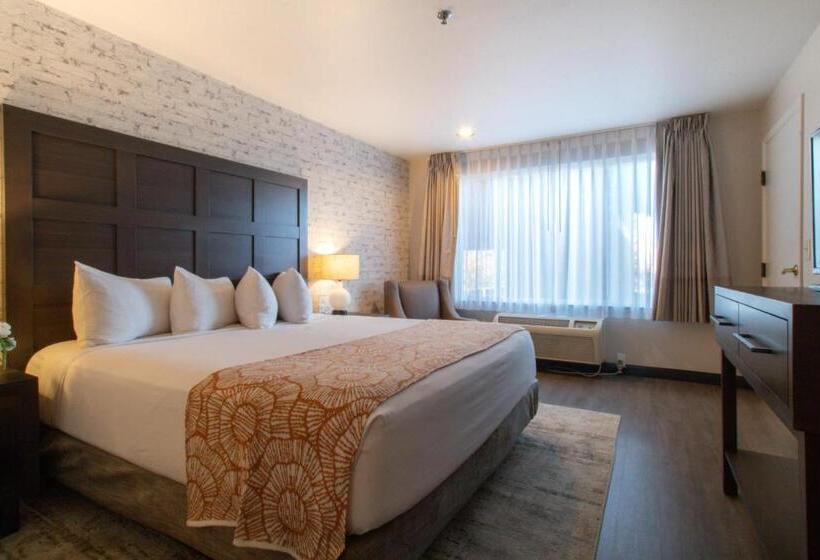 هتل Oxford Suites Chico
