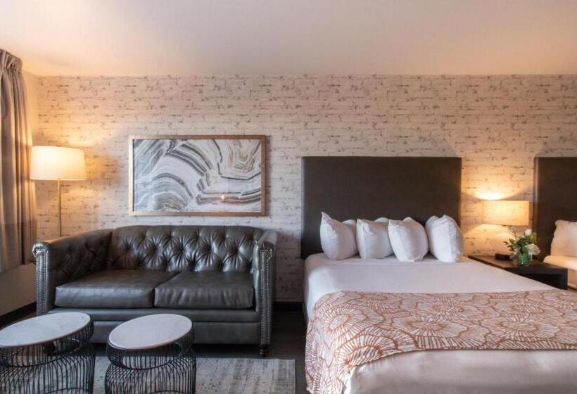 هتل Oxford Suites Chico