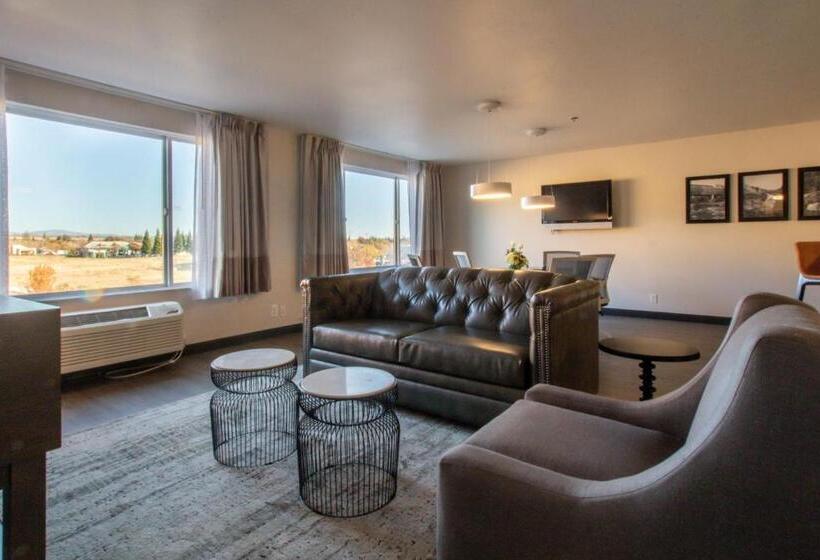 هتل Oxford Suites Chico