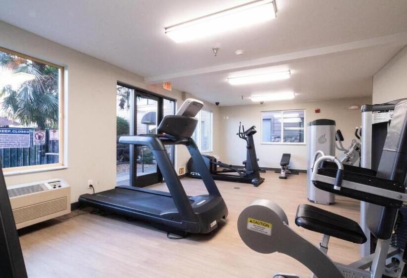 هتل Oxford Suites Chico