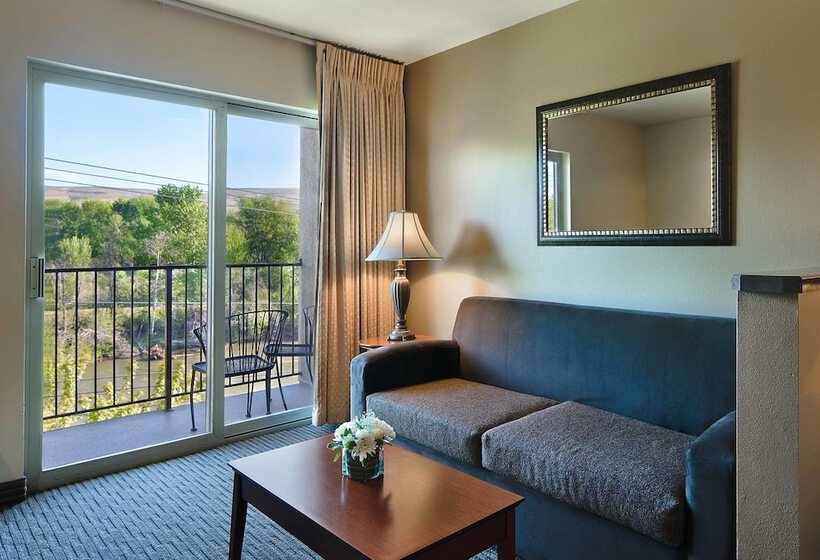 هتل Oxford Suites Yakima