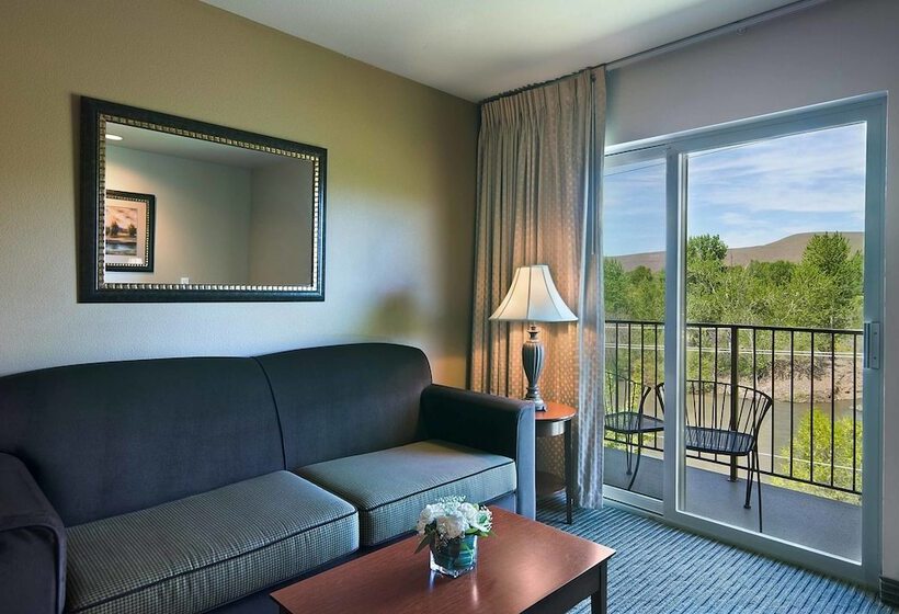هتل Oxford Suites Yakima
