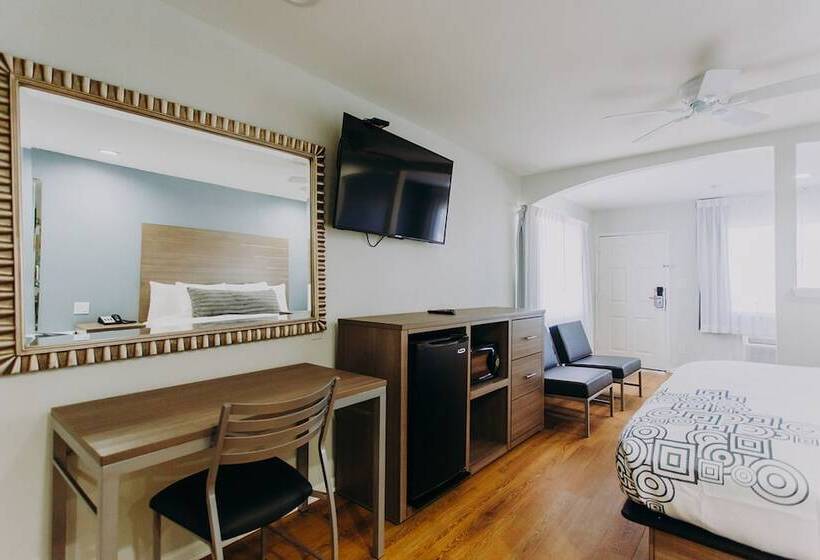 هتل Scottish Inn & Suites Kemah Boardwalk