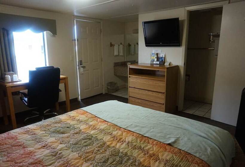 בית מלון כפרי Pearsall Executive Inn