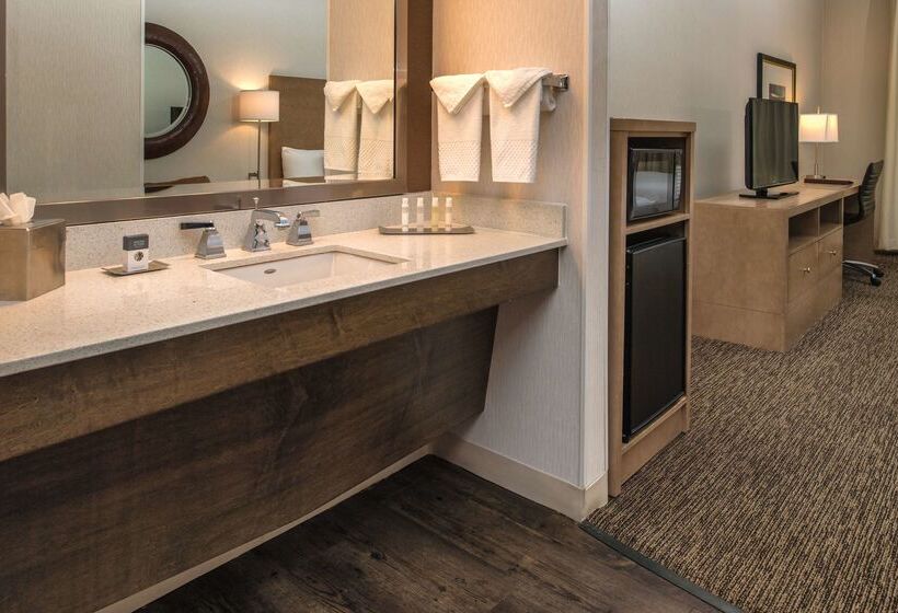 فندق Doubletree By Hilton Salem