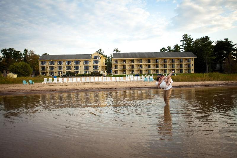 فندق Pointes North Beachfront Resort