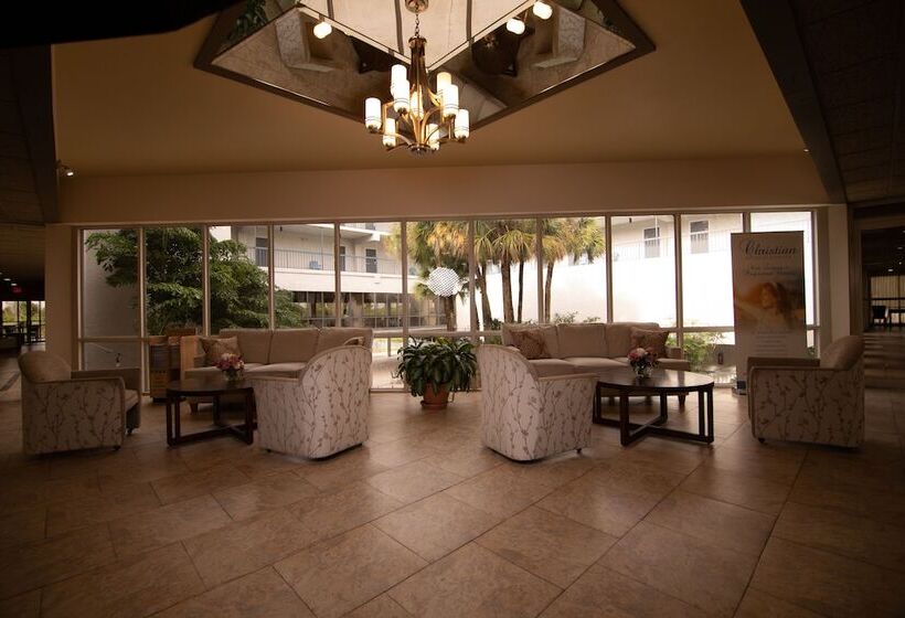 בית מלון כפרי Port Labelle Inn & Conference Center