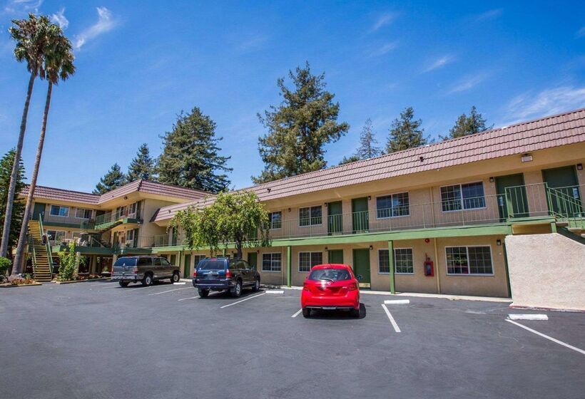 هتل Quality Inn