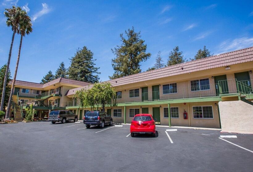 هتل Quality Inn