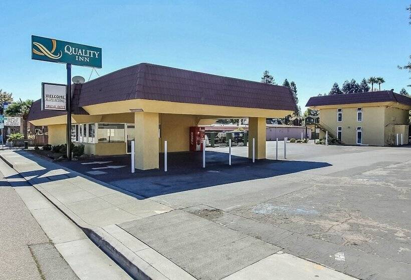 هتل Quality Inn