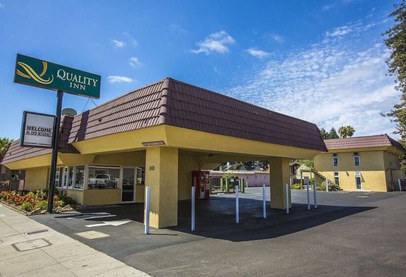 هتل Quality Inn