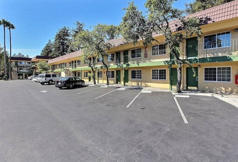 هتل Quality Inn