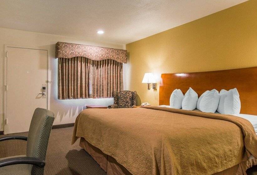 هتل Quality Inn