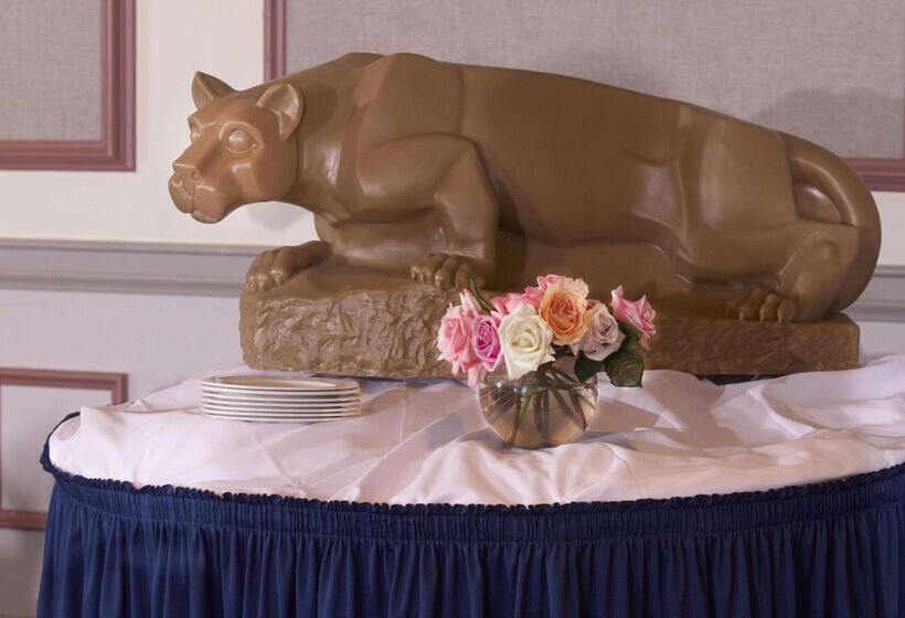 Отель Nittany Lion Inn