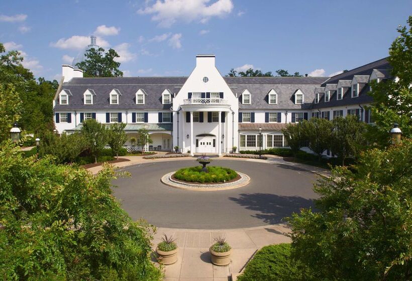 Отель Nittany Lion Inn