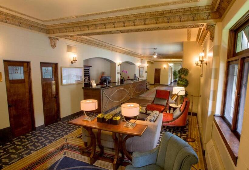 The Plaza Hotel   Milwaukee