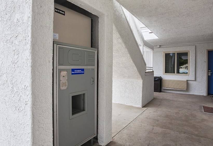 Motel 6ventura, Ca  Downtown