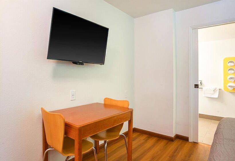 Motel 6ventura, Ca  Downtown