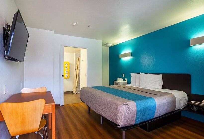 Motel 6ventura, Ca  Downtown