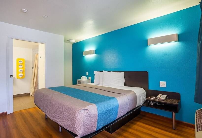 Motel 6ventura, Ca  Downtown