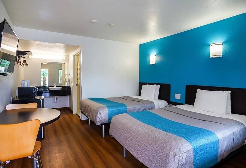 Motel 6ventura, Ca  Downtown